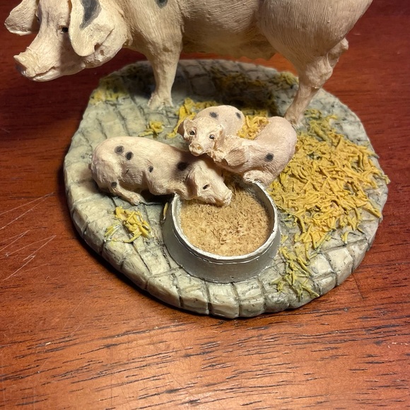 Pig and piglets figurine - Picture 2 of 6